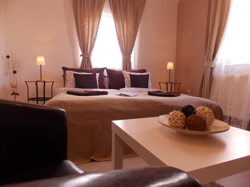 Eden Villa Apartmanhaz Balatonfured Bagian luar foto