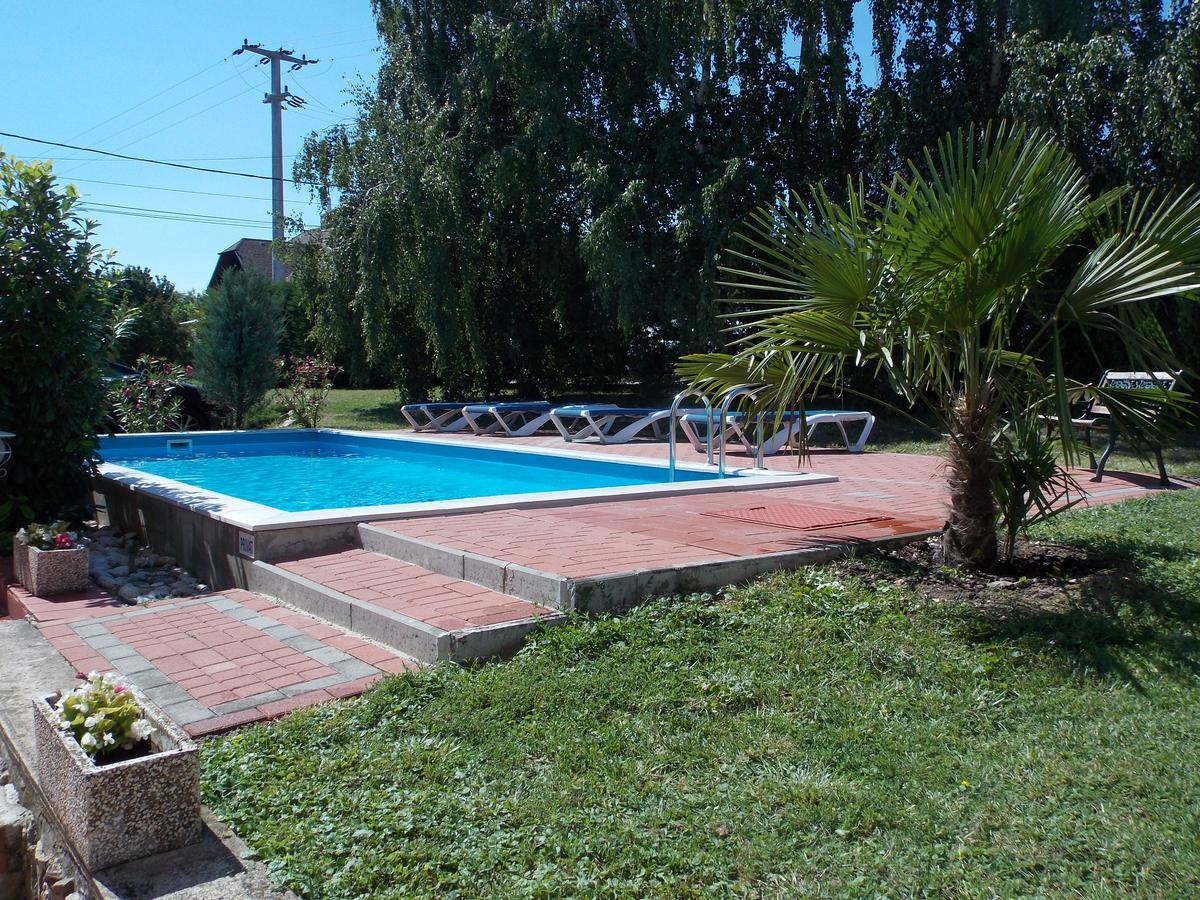 Eden Villa Apartmanhaz Balatonfured Bagian luar foto